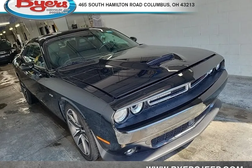 2023 Dodge Challenger R/T photo 1