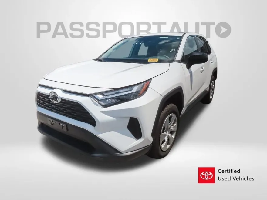 2024 Toyota RAV4 LE photo 1