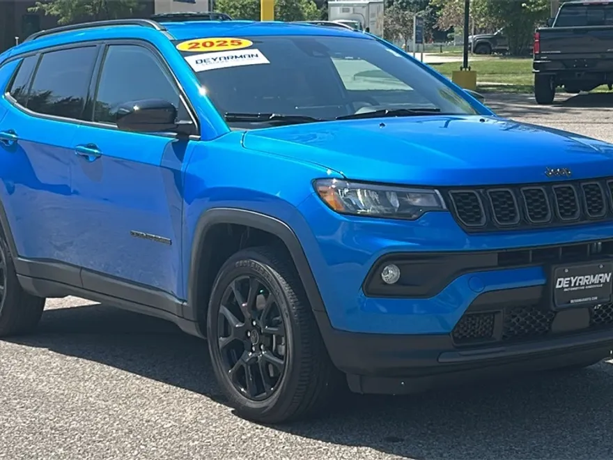 2025 Jeep Compass Latitude photo 1
