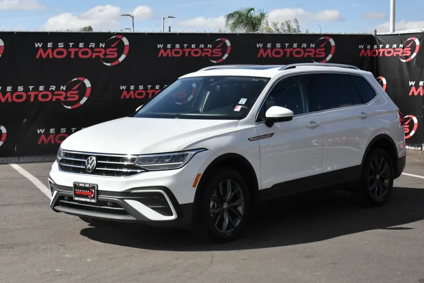 2022 Volkswagen Tiguan SE photo 1