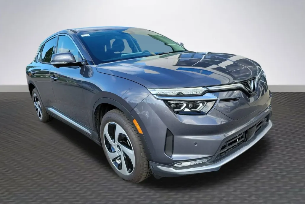 2025 Vinfast VF 8 8 photo 1