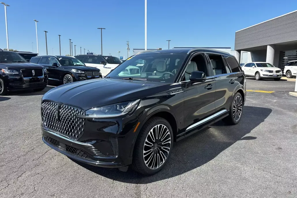 2025 Lincoln Aviator Black Label photo 1