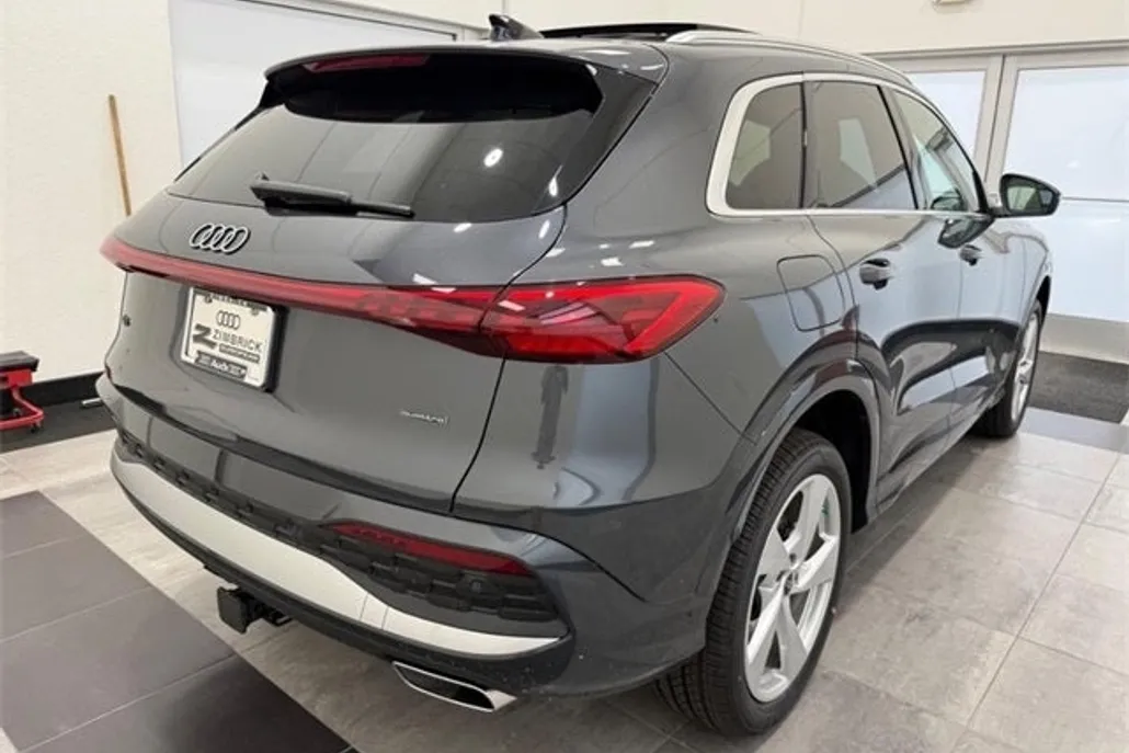 2025 Audi Q5 2.0T Premium Plus photo 1