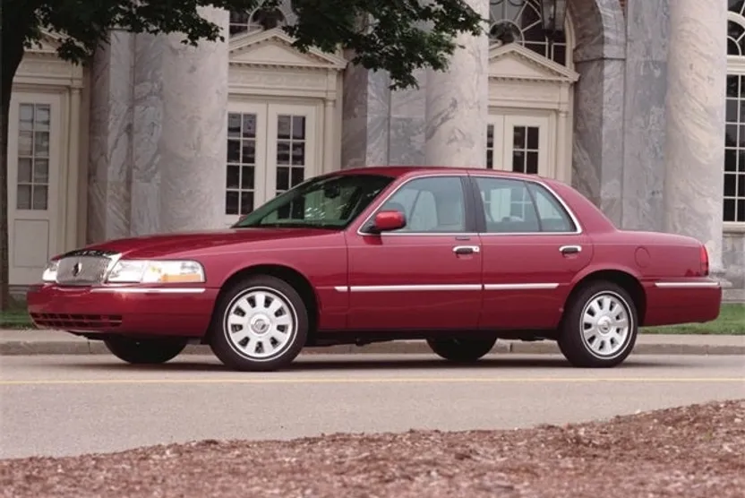 2004 Mercury Grand Marquis GS photo 1