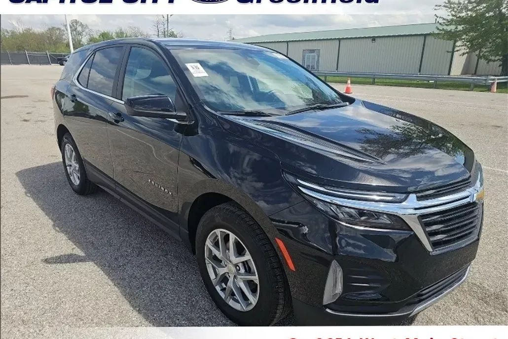 2023 Chevrolet Equinox LT photo 1