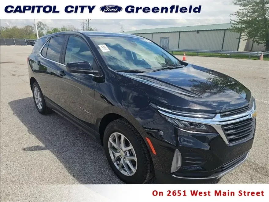 2023 Chevrolet Equinox LT photo 1
