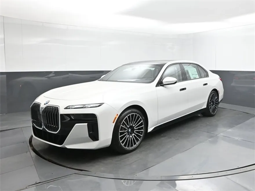2025 Bmw 740i photo 1