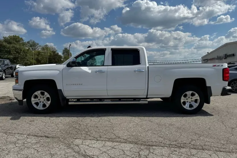 2015 Chevrolet Silverado 1500 LT photo 1