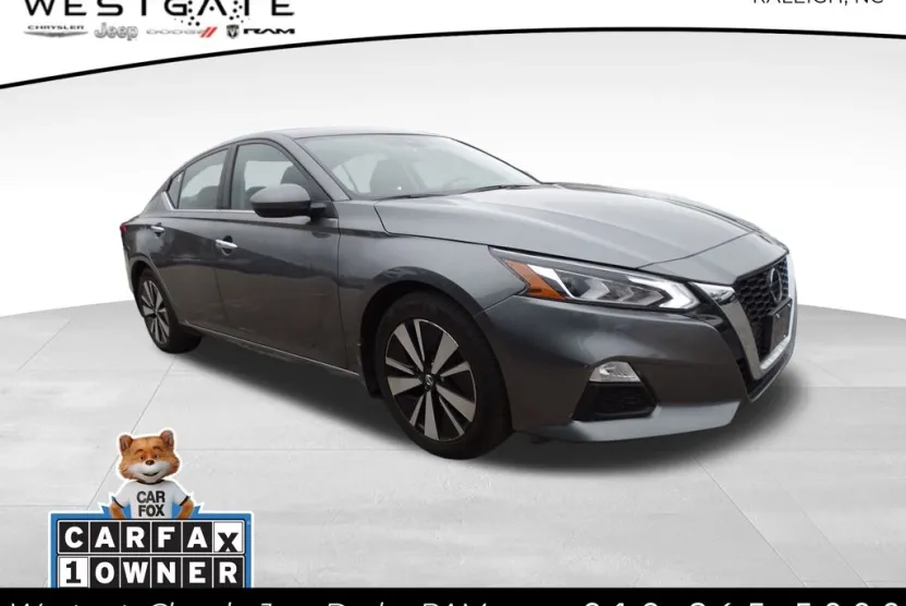 2022 Nissan Altima 2.5 SV photo 1