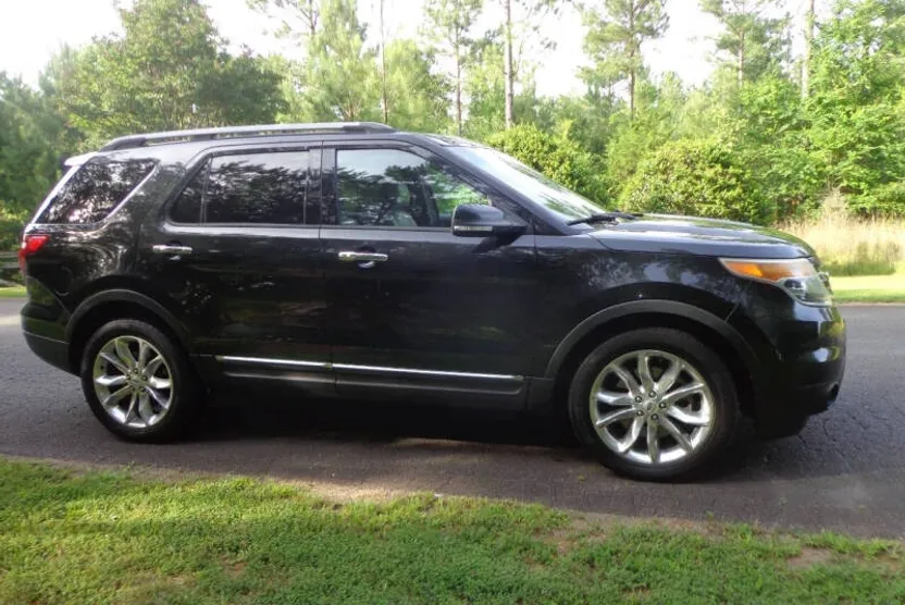2013 Ford Explorer Limited photo 1