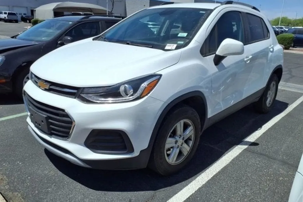 2021 Chevrolet Trax LT photo 1