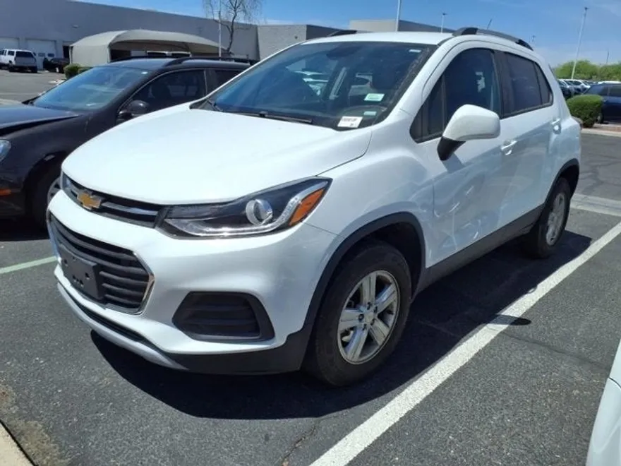 2021 Chevrolet Trax LT photo 1