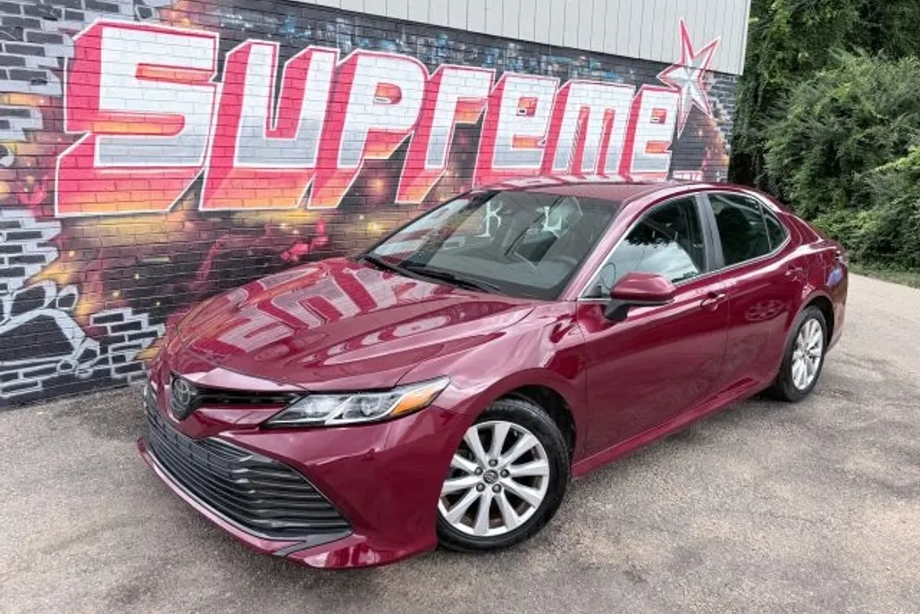 2018 Toyota Camry L photo 1