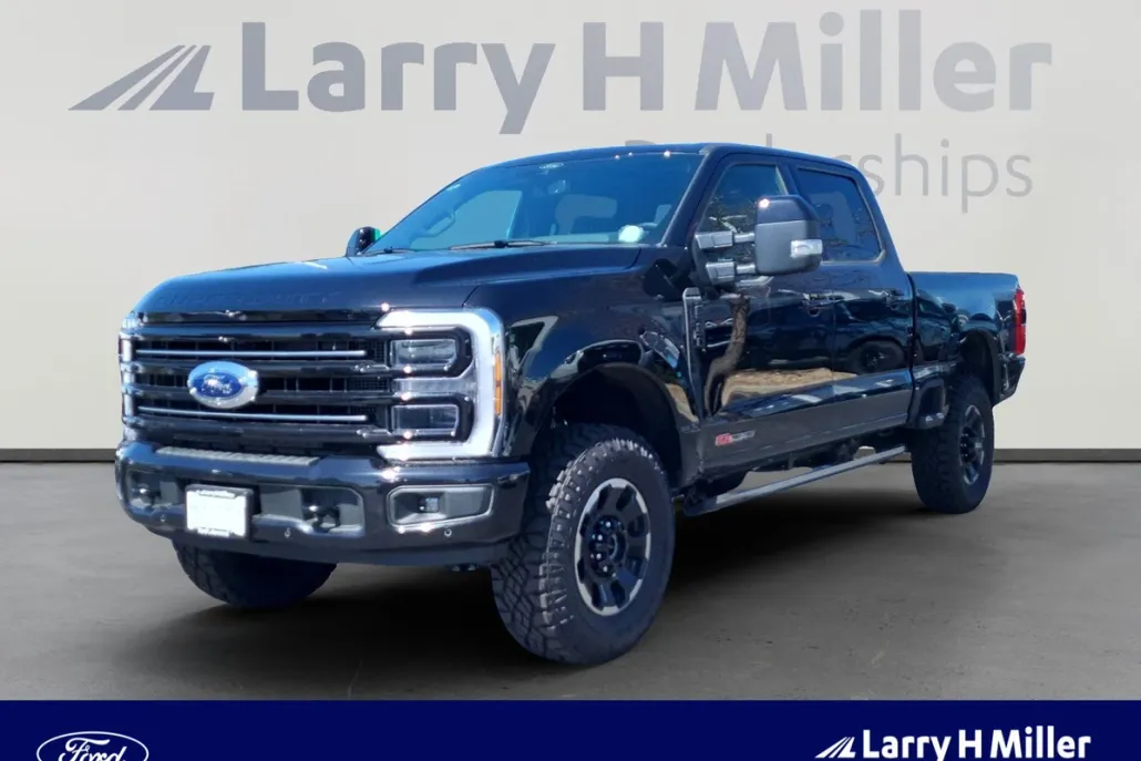 2025 Ford F-350 Platinum photo 1