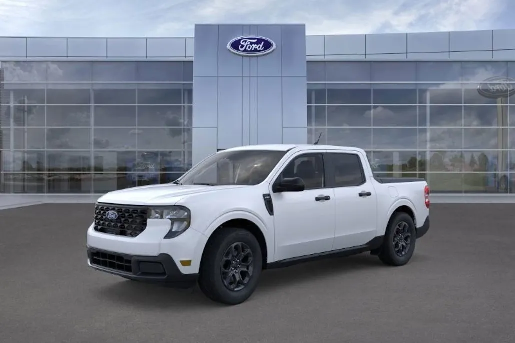 2025 Ford Maverick XLT photo 1