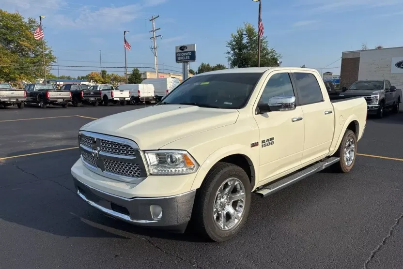 2016 Ram 1500 Laramie photo 1