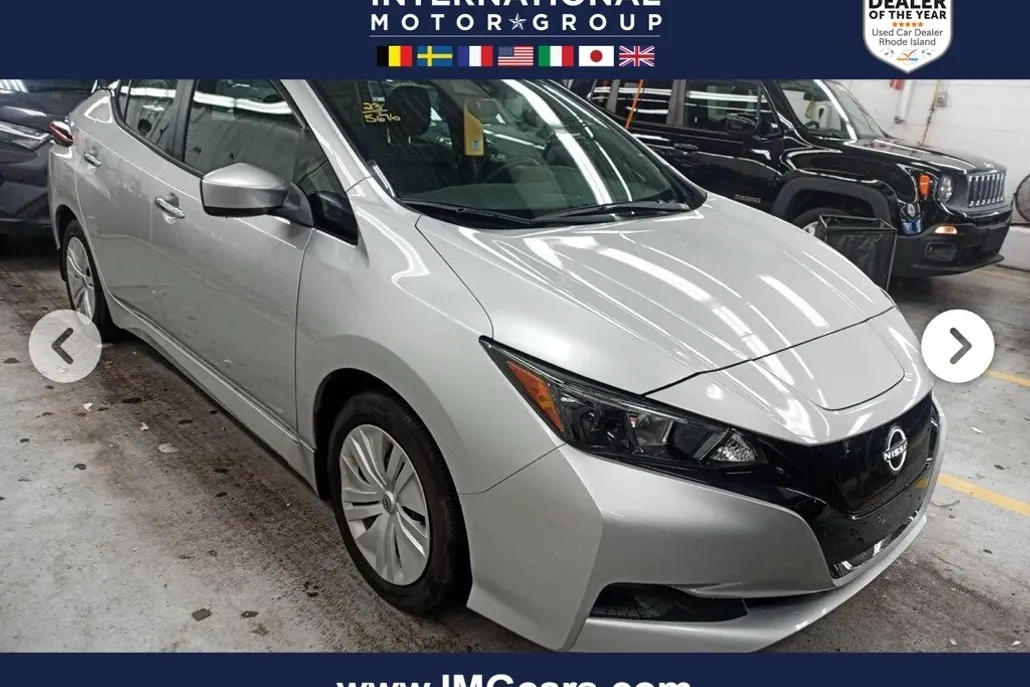 2023 Nissan Leaf S photo 1