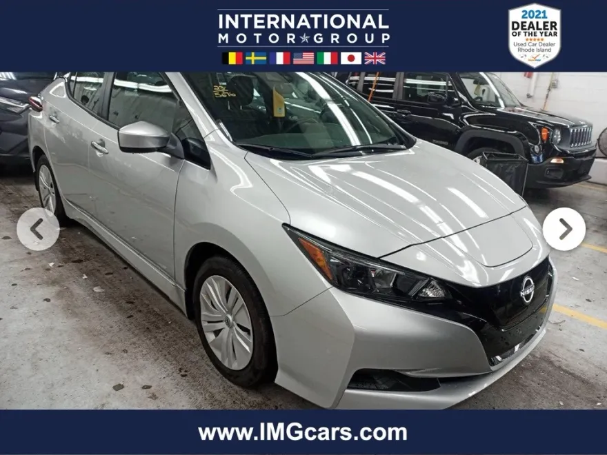 2023 Nissan Leaf S photo 1