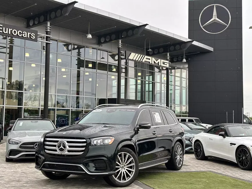 2025 Mercedes Benz GLS 580 4MATIC photo 1