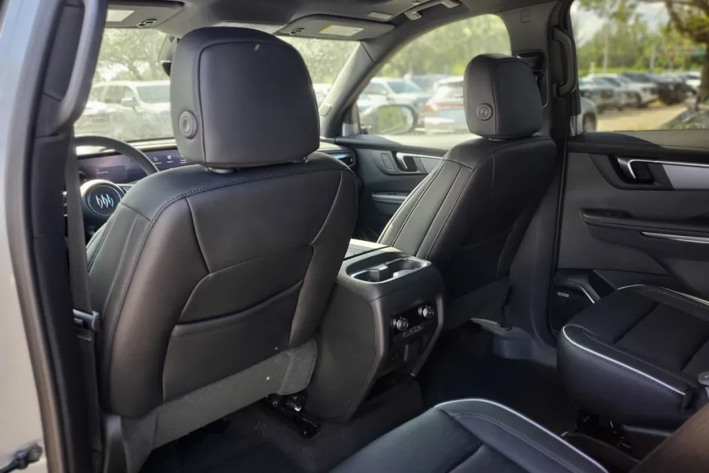 2026 Buick Enclave Sport Touring photo 1