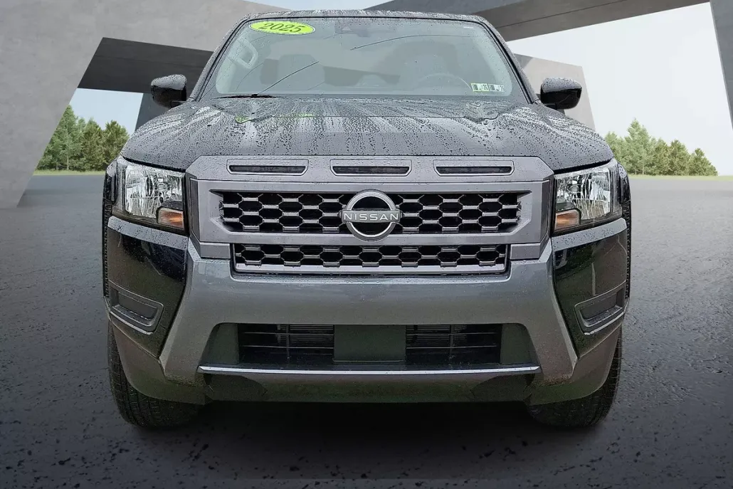 2025 Nissan Frontier SV photo 1
