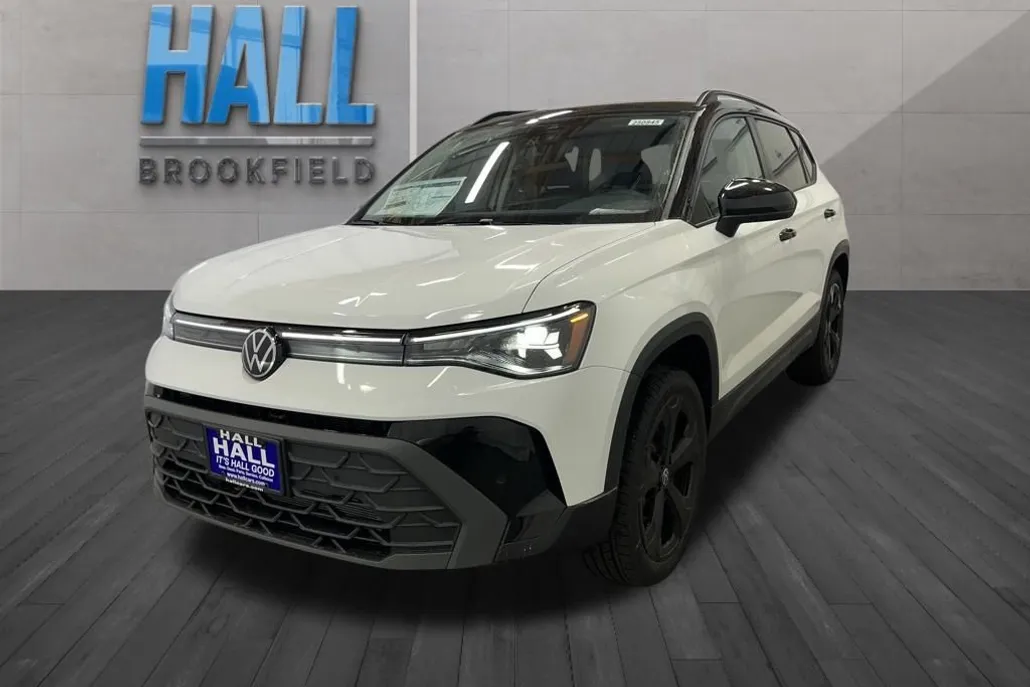 2025 Volkswagen Taos SE photo 1