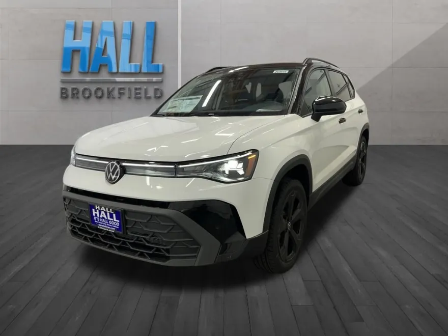 2025 Volkswagen Taos SE photo 1