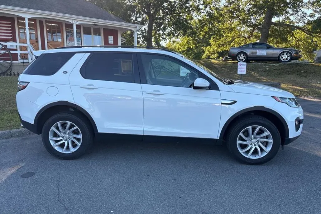 2019 Land Rover Discovery Sport HSE photo 1