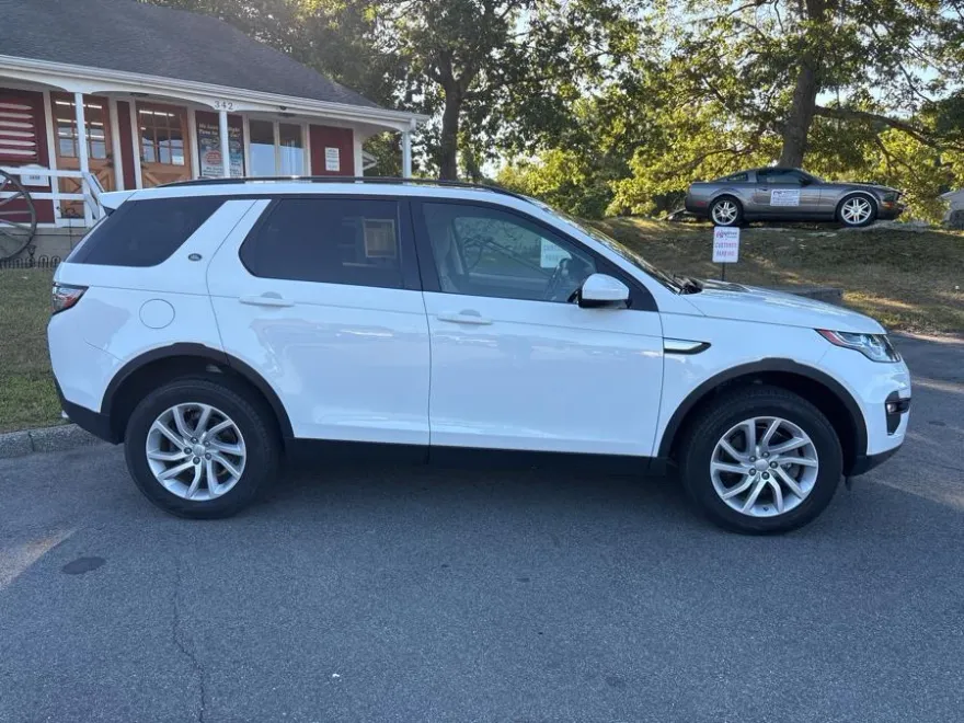 2019 Land Rover Discovery Sport HSE photo 1