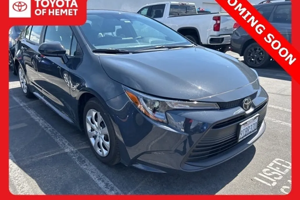 2025 Toyota Corolla LE photo 1