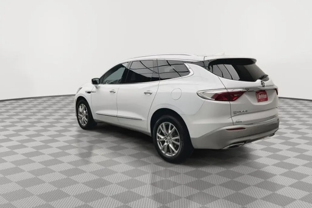 2023 Buick Enclave Premium photo 1