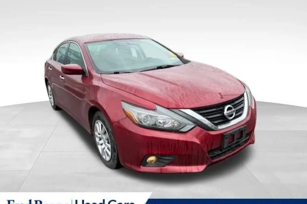 2017 Nissan Altima 2.5 SR photo 1