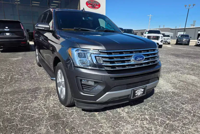 2020 Ford Expedition XLT photo 1
