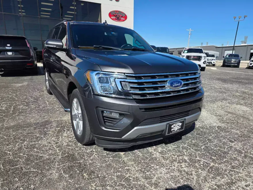 2020 Ford Expedition XLT photo 1