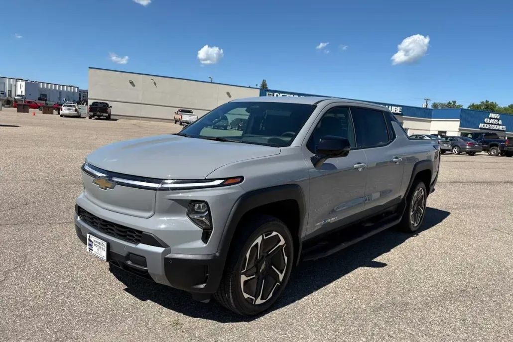 2026 Chevrolet Silverado EV LT photo 1