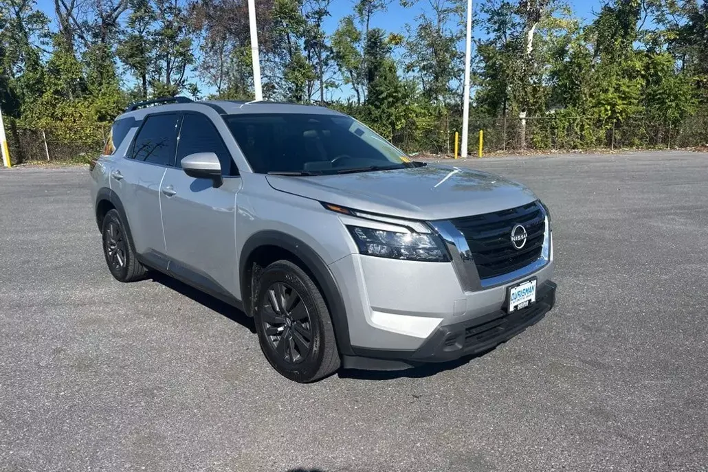 2024 Nissan Pathfinder SV photo 1