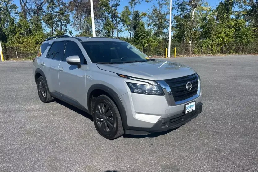 2024 Nissan Pathfinder SV photo 1