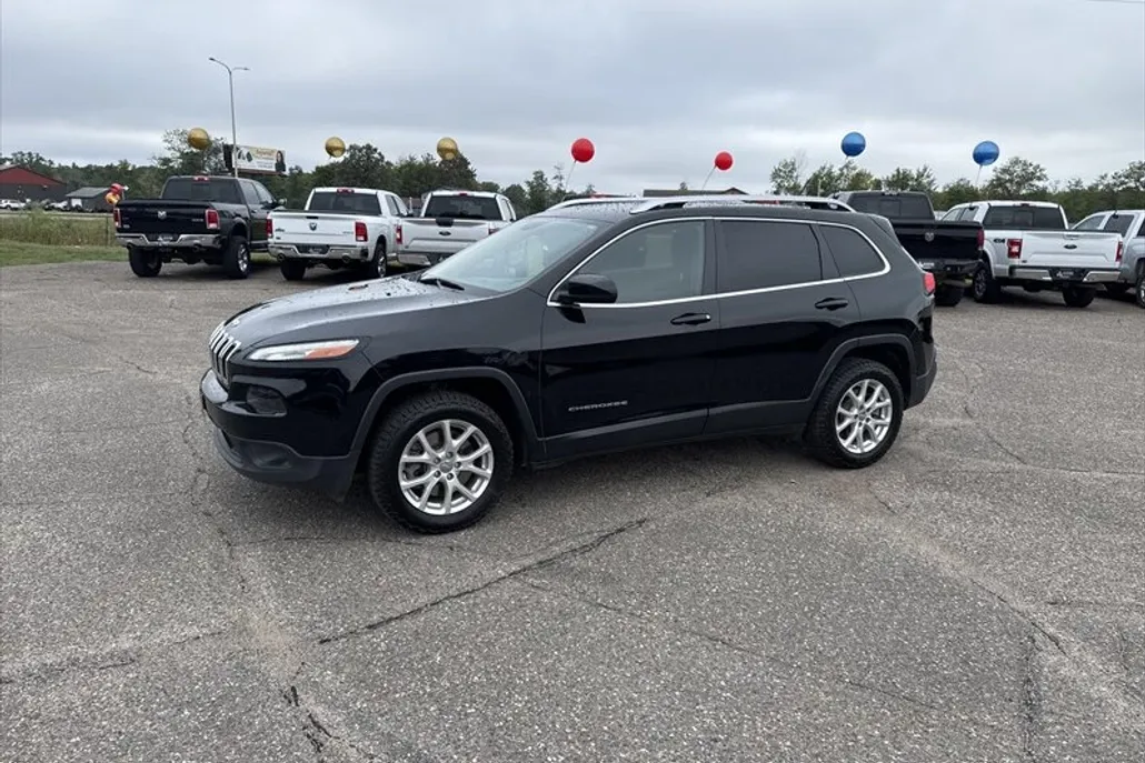 2017 Jeep Cherokee Latitude photo 1