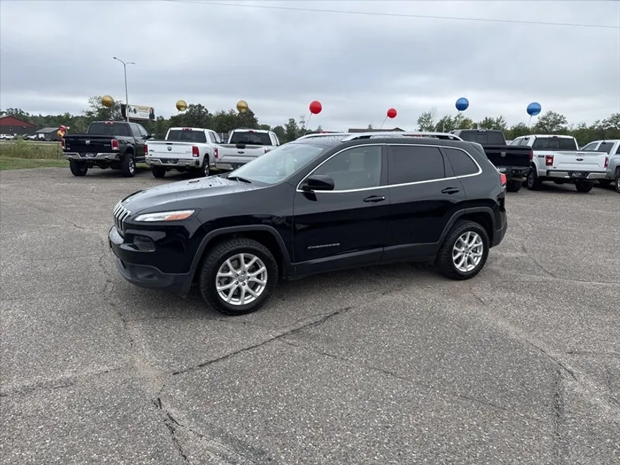 2017 Jeep Cherokee Latitude photo 1