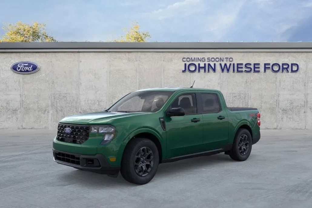 2025 Ford Maverick XLT photo 1