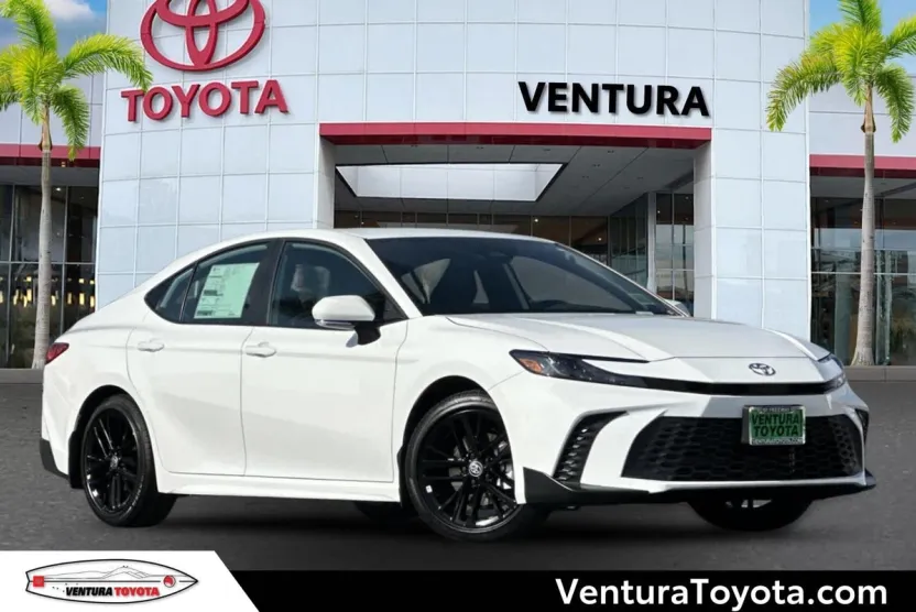 2025 Toyota Camry SE photo 1