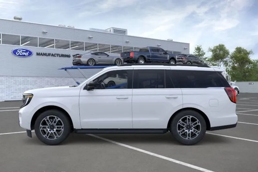 2025 Ford Expedition photo 1