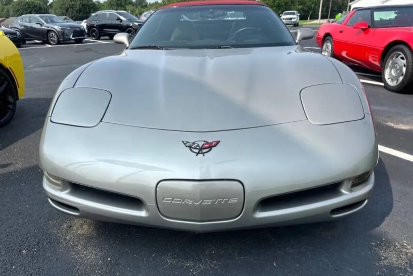 2002 Chevrolet Corvette Base photo 1