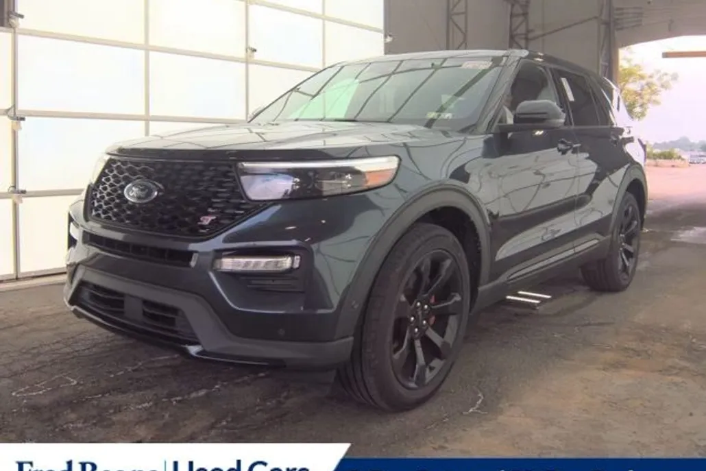 2022 Ford Explorer ST photo 1
