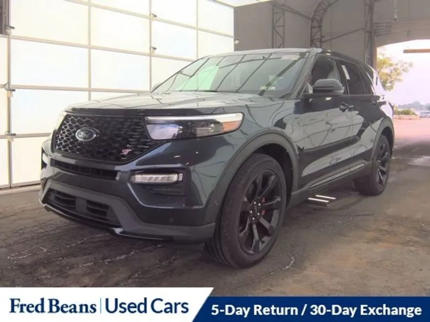 2022 Ford Explorer ST photo 1