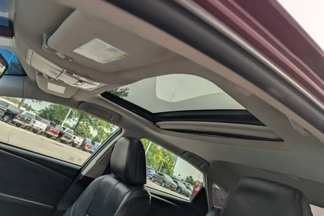 2013 Toyota Avalon XLE Touring photo 1