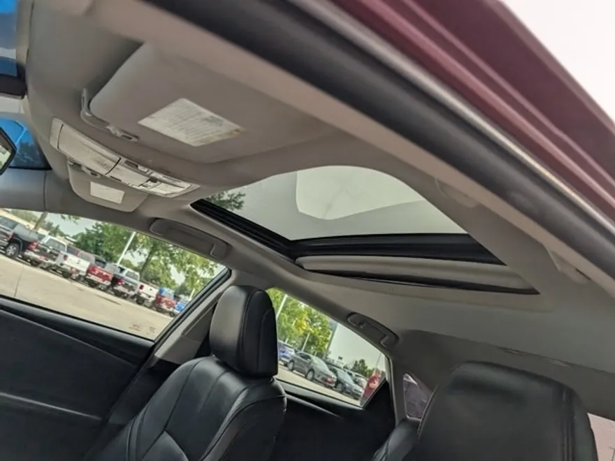 2013 Toyota Avalon XLE Touring photo 1