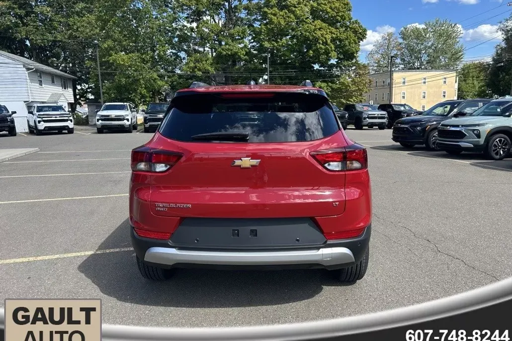 2026 Chevrolet Trailblazer LT photo 1