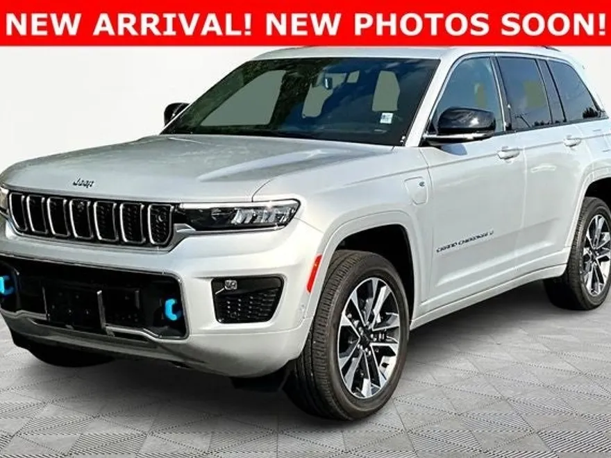 2023 Jeep Cherokee Overland 4xe photo 1