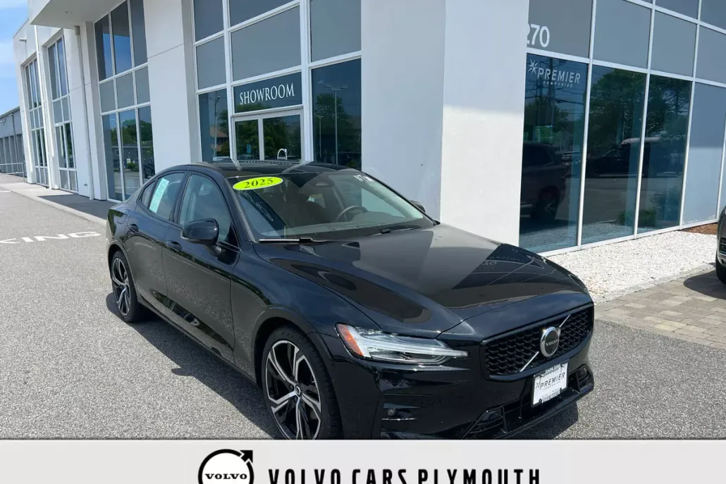 2025 Volvo S60 B5 Plus photo 1